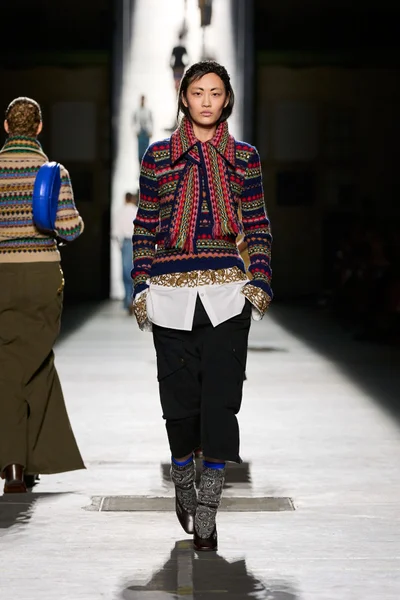 Look 35